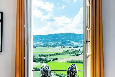 Image de En Provence, près du Mont Ventoux Gîte de Groupe avec musée de vélos anciens