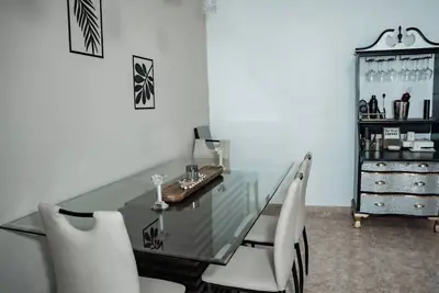 Image de Lovely 4-Br/3ba w. 2 King Beds in Fun Catano w. Ac, WiFi, Ferry to Old San Juan
