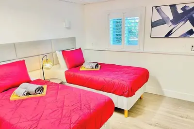 Image de West Uni|4Bedroom|3Bath|Sleeps15