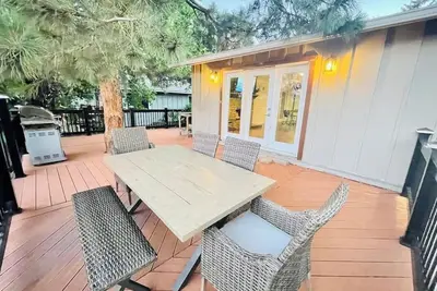 Image de Brilliant West Unr 6TVs Sleeps 15 Pets Ok