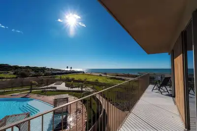 Image de Appartement de luxe en front de mer à Quarteira – Vue mer panoramique à 180°