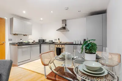 Image de Town Centre Retreat | 2 Bed 2 Bath|