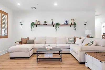 Image de Luxury Family Oasis with Hot Tub!