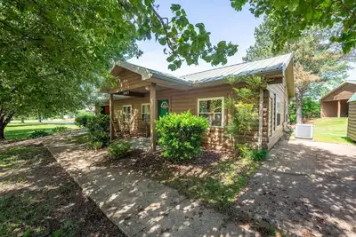 Image de Cabin 8 at Fishtale Lodge