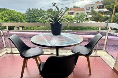 Image de Appartement 3 pièces lumineux avec terrasse – Plage Pointe Rouge, Marseille 8e