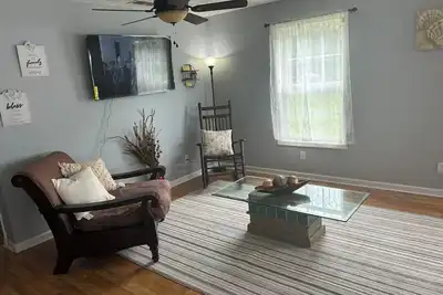 Image de Charming 3-bedroom cabin with Ac, WiFi near Savannah river. Picwick campground