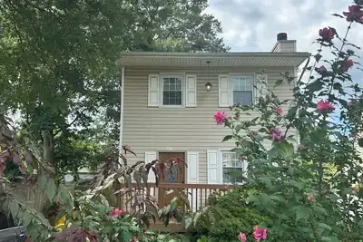 Image de Charming 3-bedroom house with Ac, WiFi in tranquil Edgewater on the bay.