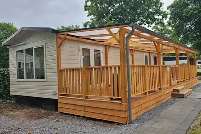 Image de Beautiful luxurious chalet with spacious veranda