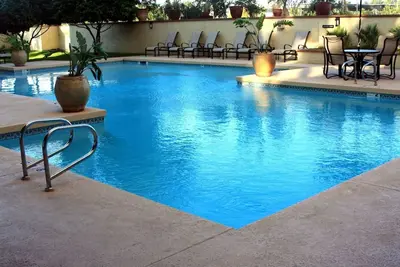 Image de Convenient Phoenix Stay Near Airport with Pool and Free Shuttle 24/7