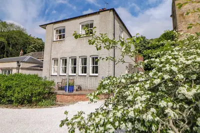 Image de The Card House, family friendly, character holiday cottage in Hopton