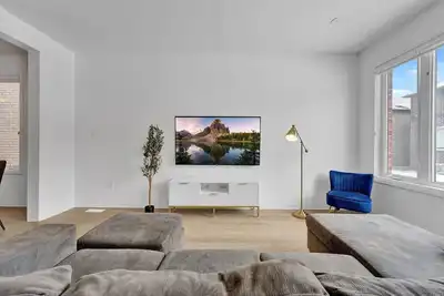 Image de Massive 8 Bed Luxury Estate+65\" Tv+Free Parking