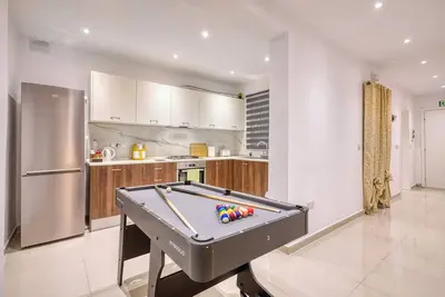 Image de Spacious, Fully Equipped 3br Apartment with Ac, WiFi, Pool Table - Central Area