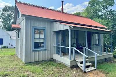 Image de Charming 1880 Cottage in town of New Ulm walking distance from local businesses!