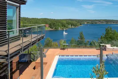 Image de Maison confortable à Saltsjöbaden avec.