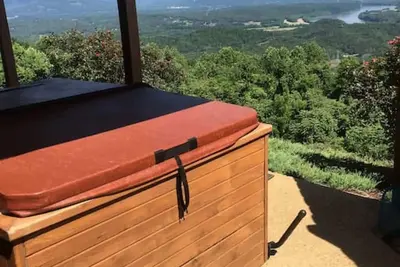 Image de Moose Tracks Cabin – Hot Tub & Bluff Views