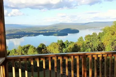 Image de Turkey Hallow cabin with a private hot tub!