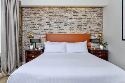 Image de 2 Elegant Units with City View Near the Embarcadero with European Charm