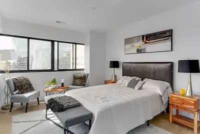 Image de Cozy 1-bedroom apartment with Ac, fitness room in chic downtown Wilmington