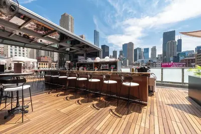 Image de Modern Suite with Rooftop Lounge & Views of Downtown Chicago