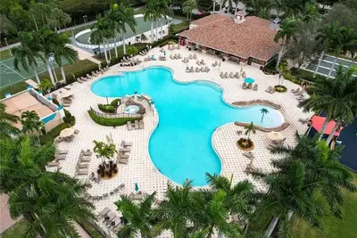 Image de Family friendly resort style 2-bedroom condo with great amenities