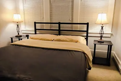 Image de Entire independent 1 bedroom Apartment - no kitchen