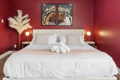 Image de Sleeps 19 l Stampede + Downtown Fun l Free Parking