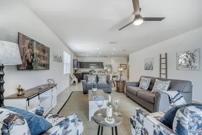 Image de Highly rated Fully Furnished home in Maricopa!