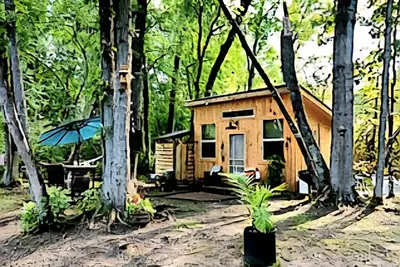Image de The Riverbend Retreat – Off-Grid Serenity on the Muskegon River