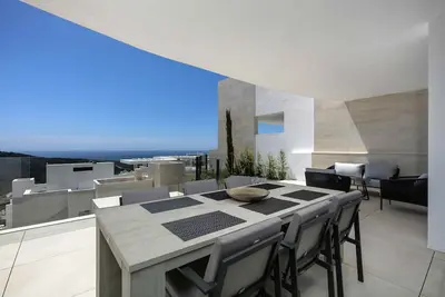 Image de 3060 Apartment with extraordinary sea views in Palo Alto