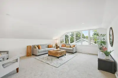 Image de Spacious 5-bedroom house in delightful Golden