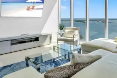 Image de Beach Front 4bd 3ba Apartment right on the highly coveted Isla Verde Beach