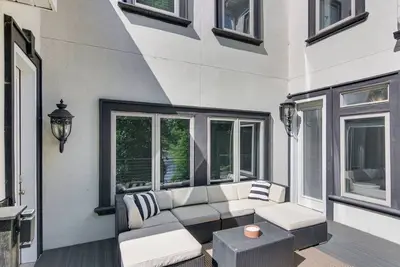Dock & Home Theater: Pet-Friendly Lake Wylie Home