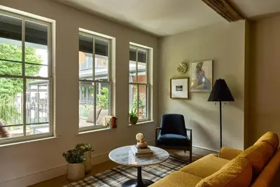 Image de Historic Hotel Suite in Philadelphia’s Lively Fishtown