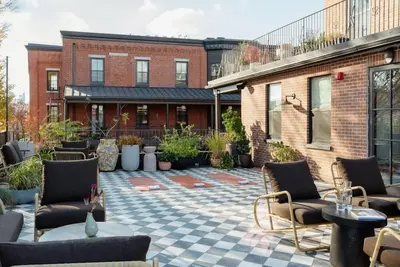 Image de Central Philly Charm with Urban Style - 4 Spacious One Br Suites at Anna & Bel