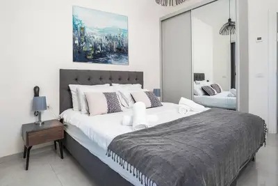 Image de J Tower Charming 1-Bedroom in Central Jerusalem– Walk to Old City!