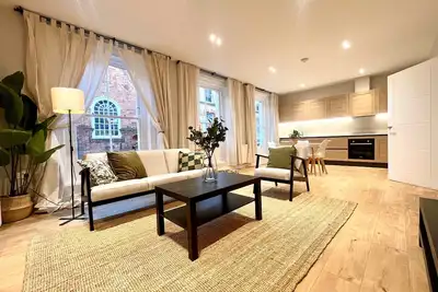 Image de Elegant Apartment – Steps from Farnham Castle