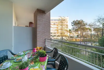 Image de Appartement confortable et élégant avec une belle terrasse
