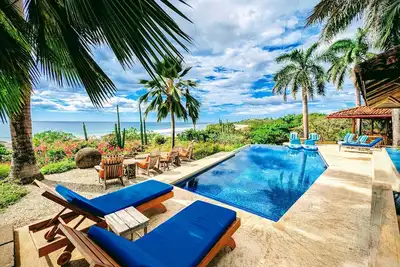 Image de Oceanfront with incredible views in peaceful Playa Negra with WiFi and Ac!