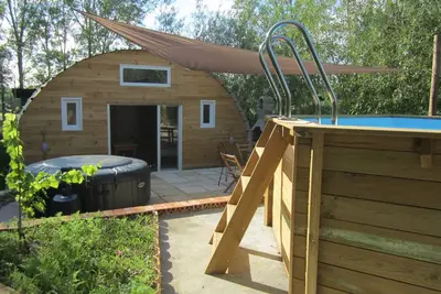Image de Dôme Insolite tout en bois / Au coeur de la Nature avec Piscine et Jacuzzi! ! !