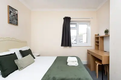 Image de 102b-Moderne-Appartement-Sdb privée avec baignoire-Vue sur Rue