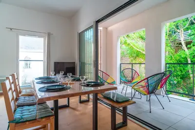 Au C103 - La Vie est Belle