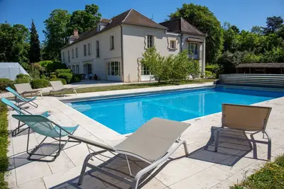 Image de La Porte d'Arcy -  grand jardin et piscine privée