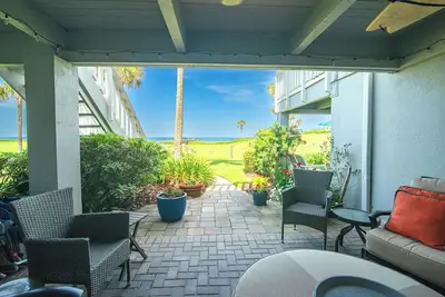 Image de Oceanfront Bliss – charming Surf Villas condo in Sawgrass, Fl