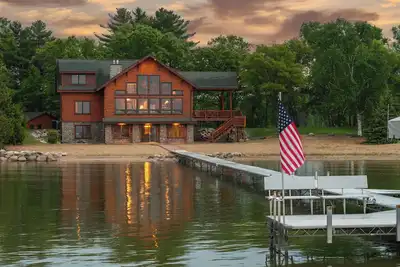 Image de Fireplace, Pool Table, 8 Beds, Family Fun