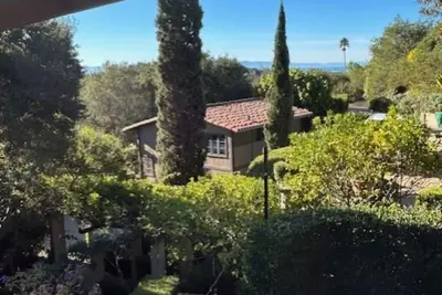 Image de Charming, secluded Santa Barbara 1br Casita with Kitchen + 4-Bunk Tent/Yurt