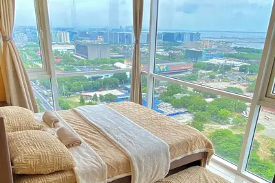 180° Manila View near Airport, Moa, Picc and World Trade Center w/ Massage chair