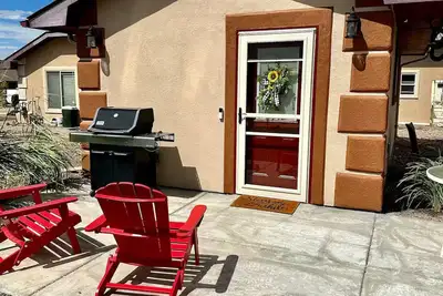 Image de Red Tail Roost Tiny Home, Views, Hike, Bike, Atv on nearby Blm Land, Laundry