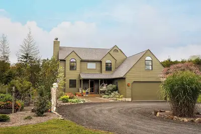 Image de Farmhouse w/ Hot Tub + Game Room + Fire Pit