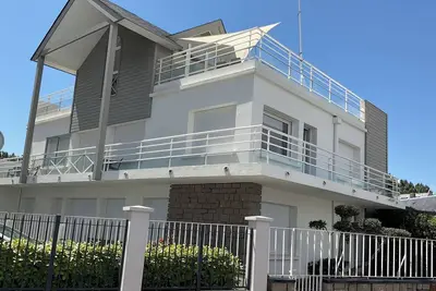 Image de Villa Californie Le Pouliguen. \n20 mètres plage de Nau. \nRoof-Top sur la Baie;