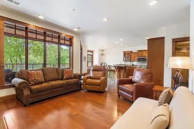 Image de Serenity Escape by the Lake - Condo for 6 with Resort-style Amenities